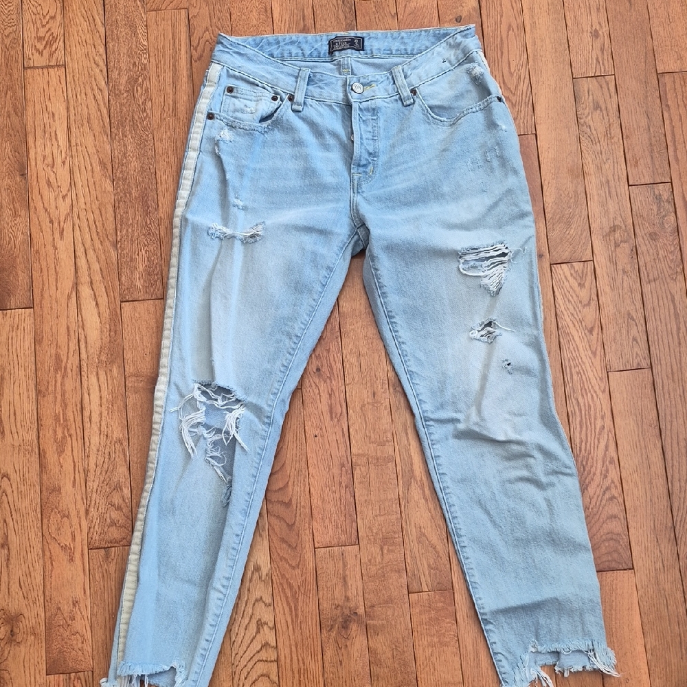 Abercrombie & Fitch Ames Low Rise Slim Boyfriend Jeans